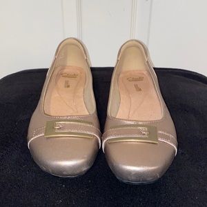 Clarks flats with buckle detail, bronze/metallic